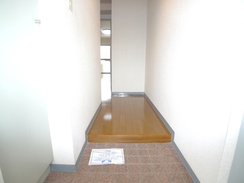 玄関 Ｔ・Ｆビル