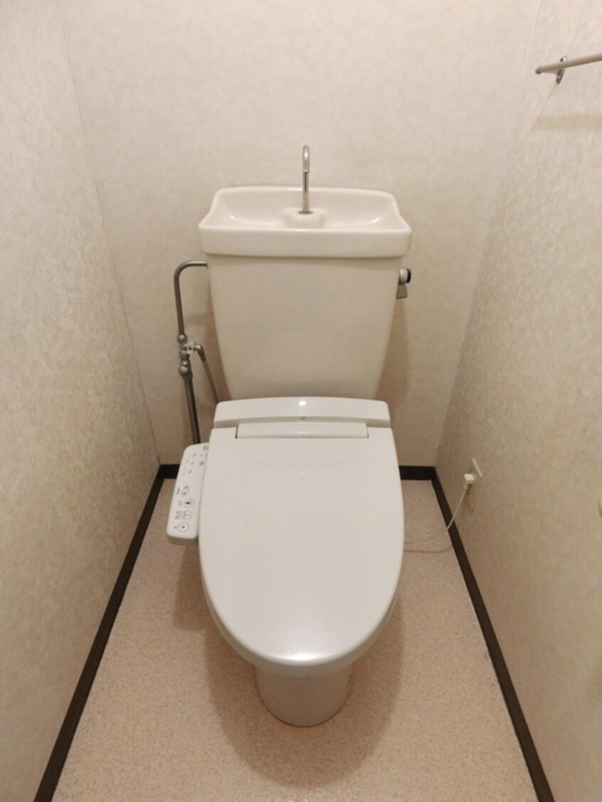 トイレ カ－サ鹿手２