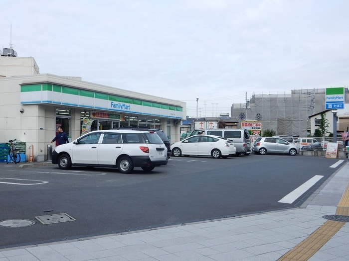 ファミリーマート溝口六丁目店(コンビニ)まで495m Belle Maison