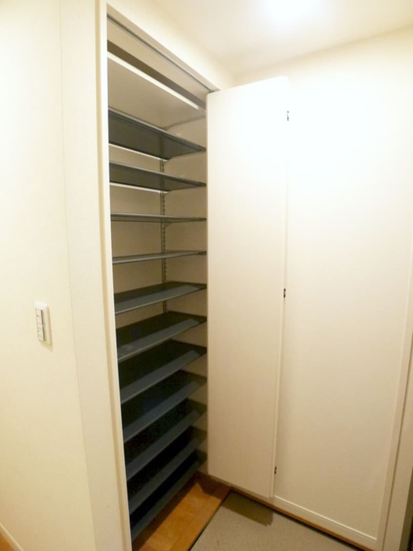 靴箱 エキューム登戸