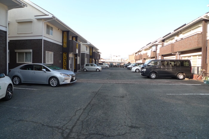 駐車場 パティオ緑町１号棟