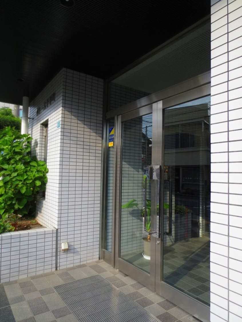 エントランス部分 グレース千早町