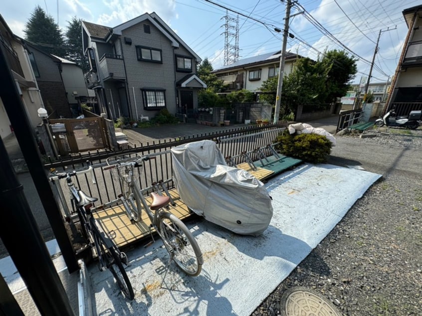 駐輪場 ハ－バ－ドハイツ