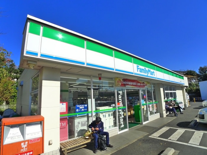 ファミリーマート(コンビニ)まで184m 第２フラワーシャトー