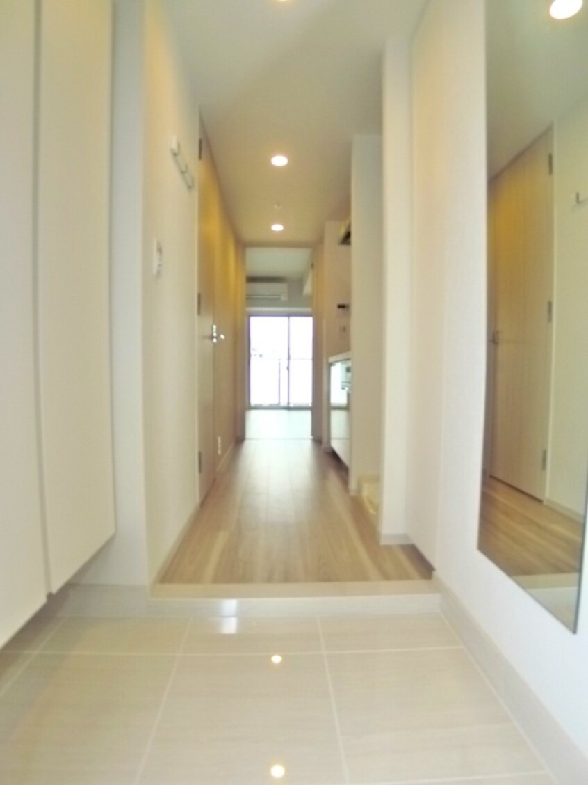 玄関 コンフォリア秋葉原ノース