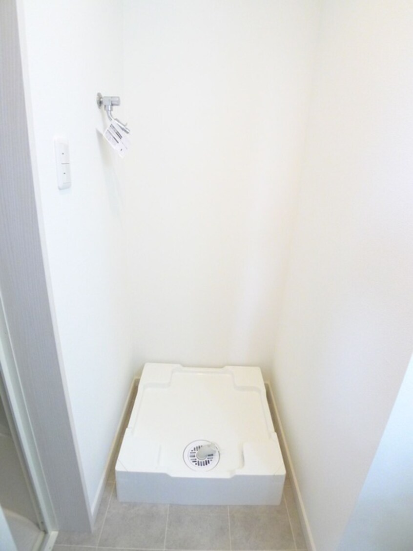 洗濯機置場 トレフル三郷中央