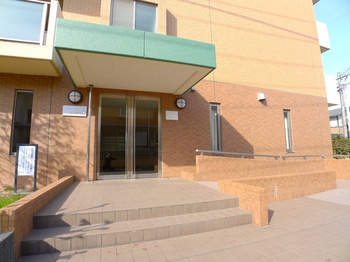 エントランス部分 ミレニアム北浦和