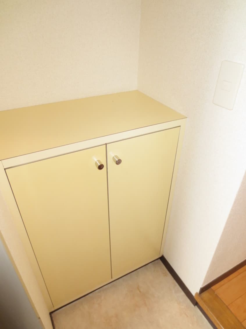 靴箱 扇田ビル