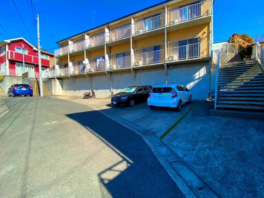 駐車場 緑園ヒルズ