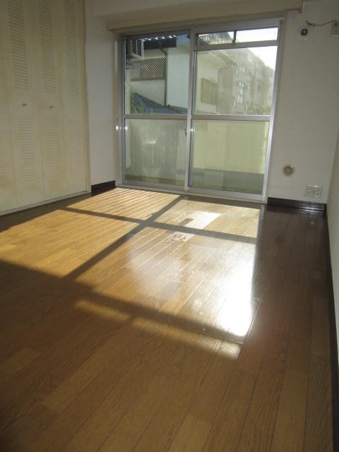 居室 ロイヤル・ハイネス(206)