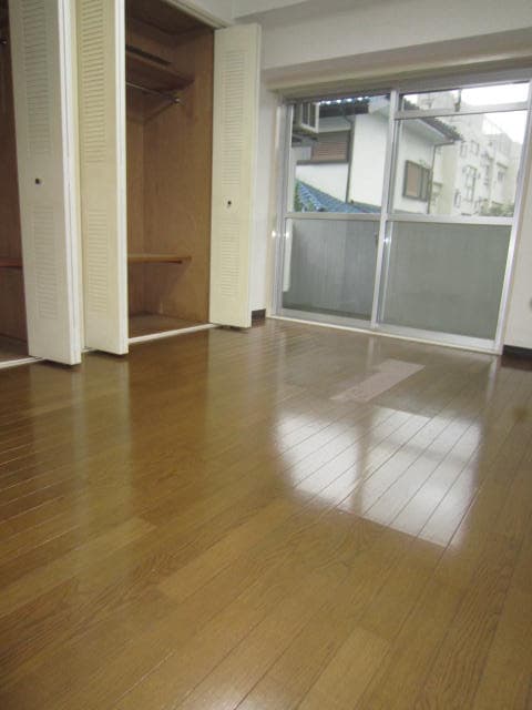 居室 ロイヤル・ハイネス(206)