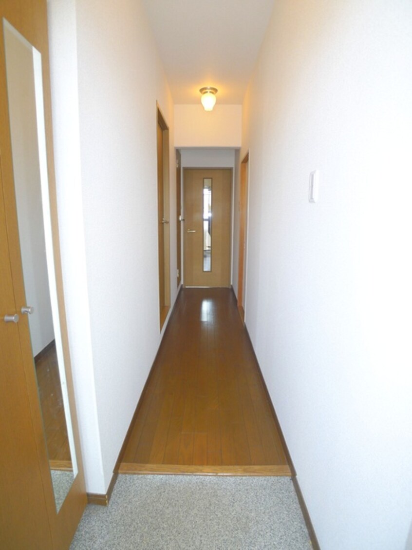 玄関 メゾン・フラワ－ヒル