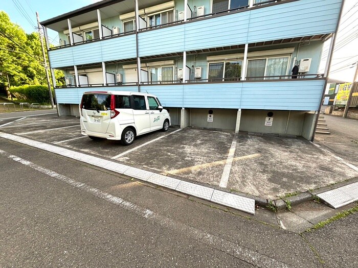 駐車場 Park　Front