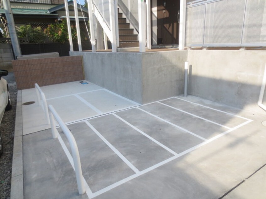 バイク置き場 リブリ・リヴェール鎌倉