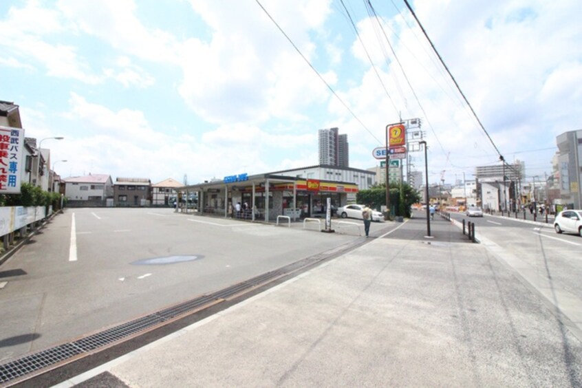 デイリーヤマザキ(コンビニ)まで90m サンネストひばり