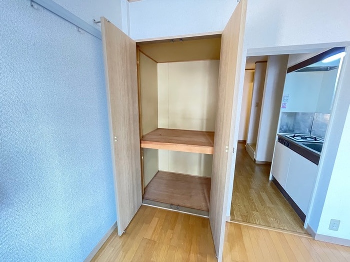 収納 ベルトゥリ－ハイツ