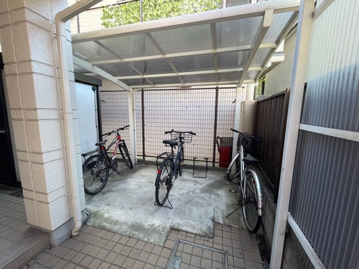 駐輪場 ベルトゥリ－ハイツ