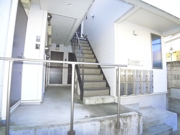 エントランス部分 ヒルズ稔台