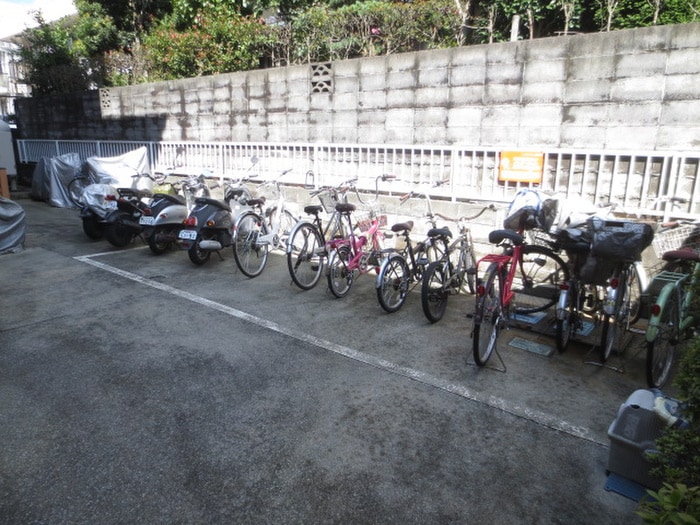 駐輪場 パストラ－レ