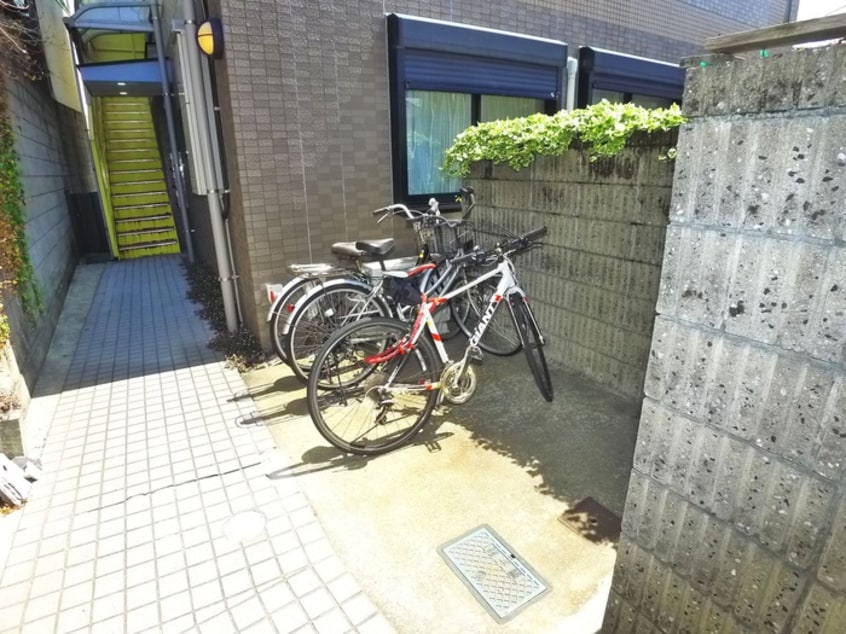 駐輪場 ルロワ津田沼