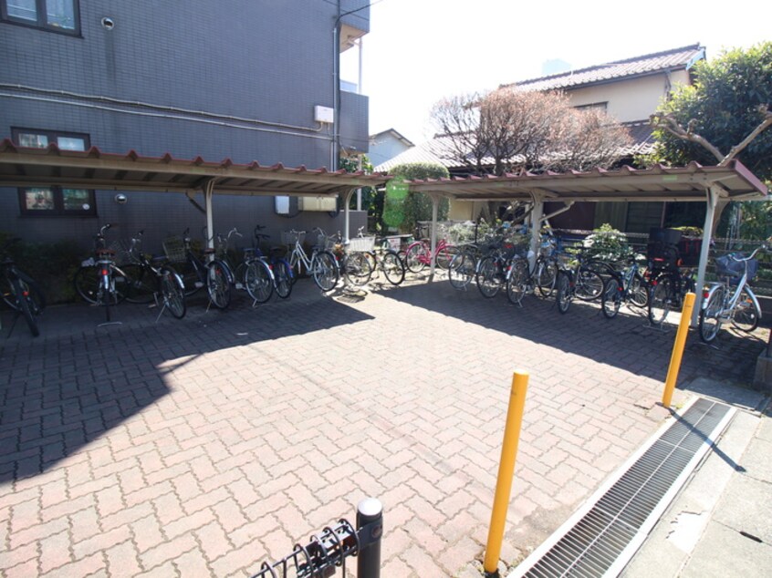 駐輪場 アビタシオン原