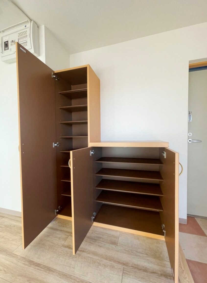 靴箱 プレシャスイ－スト