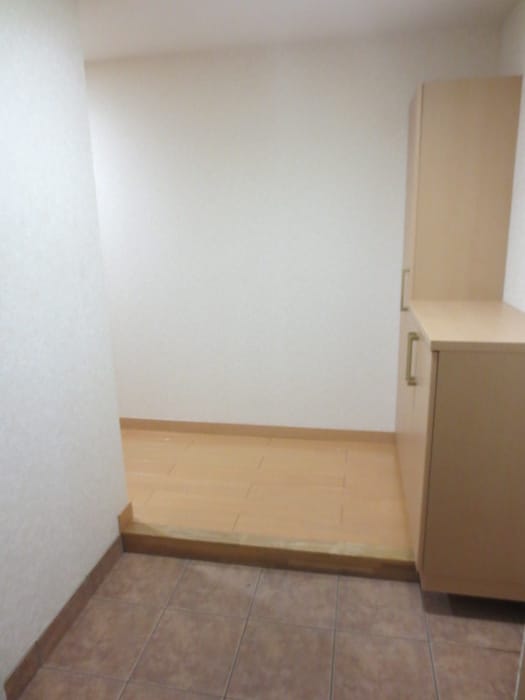 玄関 ラトゥ－ルレジュモ－