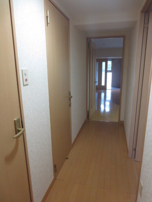 廊下 ラトゥ－ルレジュモ－