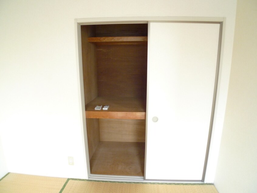 収納 アドザックス本町２番館