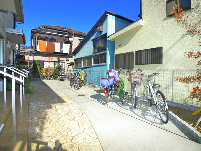 駐輪場 レユシール　イコウ
