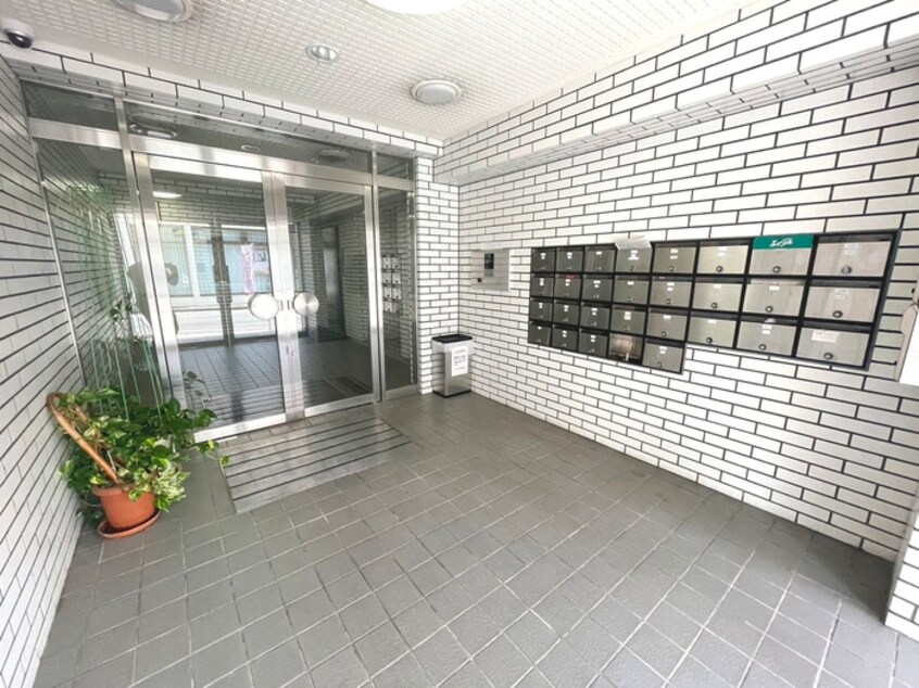エントランス部分 ヴォルフスガルテン護国寺(502)