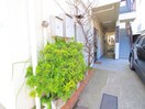 エントランス部分 アパ－トメント石川