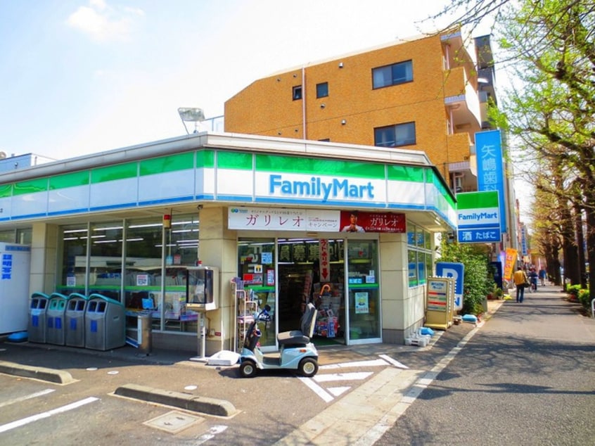 ファミリーマート　高円寺南三丁目店(コンビニ)まで309m ＳＥ・ＲＡＳＳＵＲＥＲ