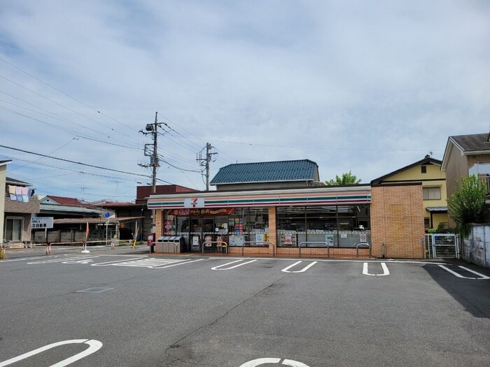 セブンイレブン飯能本町店(コンビニ)まで400m クリオ飯能弐番館(207)