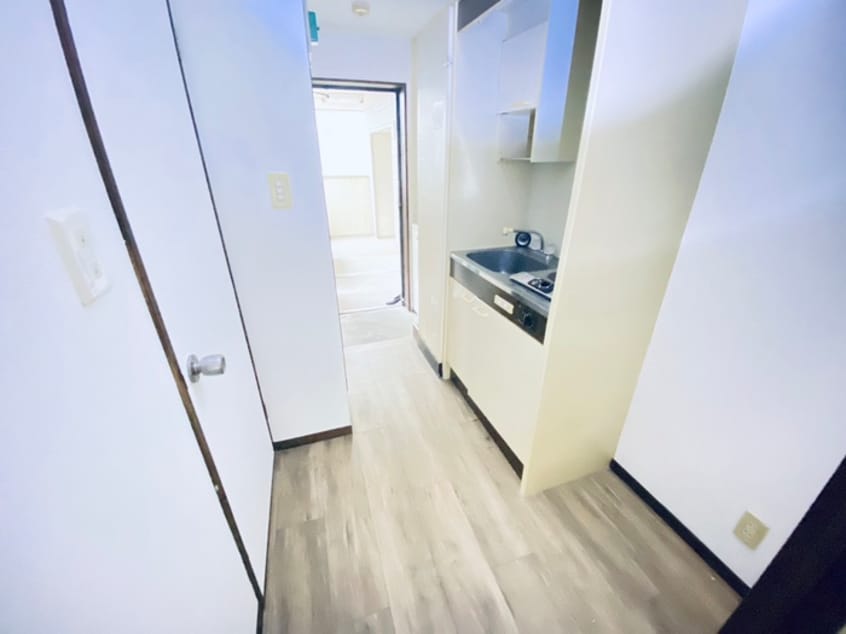 廊下 ロイヤル  コトブキ