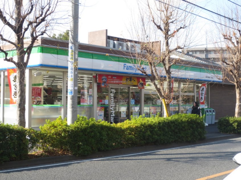 ファミリーマート(コンビニ)まで251m エクレ－ルＡ棟
