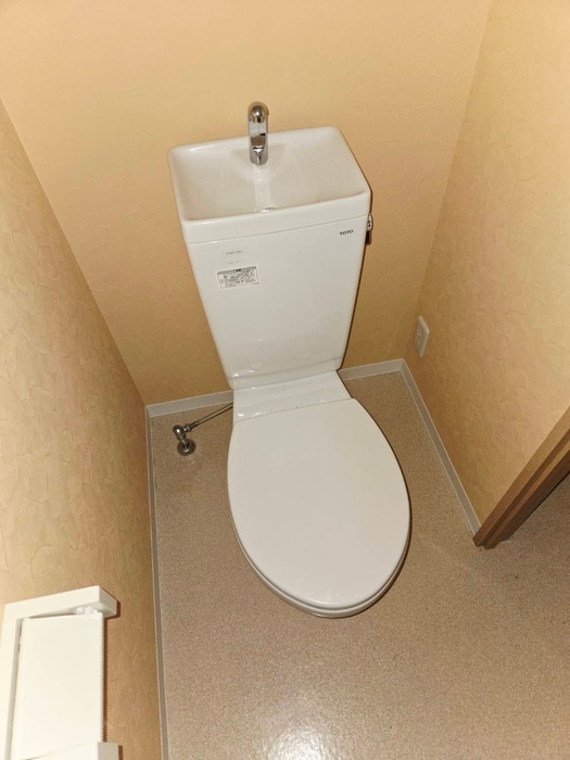 トイレ アーバン中村1