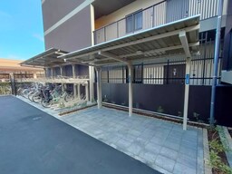 バイク置き場