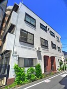 栄町マンションの外観