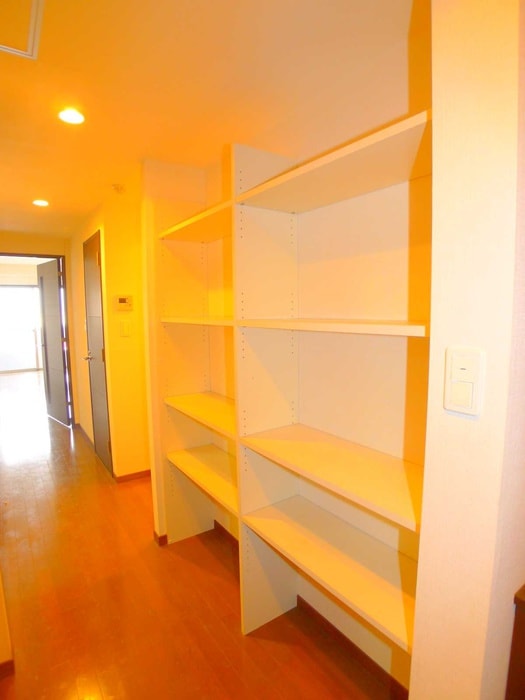 収納 アンジュフロ－リア