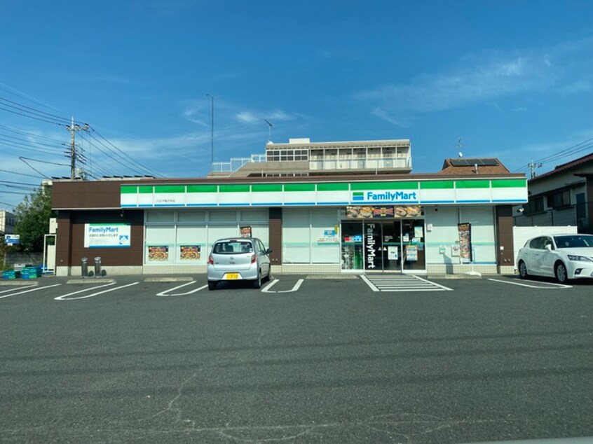 ファミリーマート八王子堀之内店(コンビニ)まで383m コーポ扇