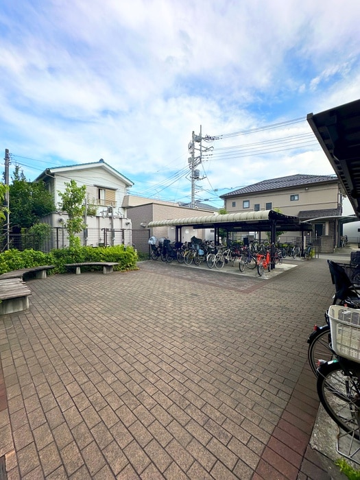 駐輪場 ピエ－ル草加