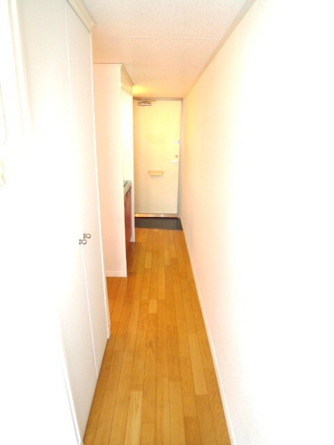 廊下 ロイヤルビレッジ