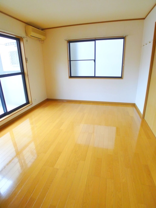 居室 コ－ポ杉橋１Ｆ