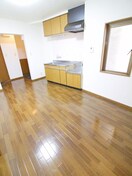 居室 ＳＵＮＨＩＬＬＳ　ＷＡＲＡＢＩ