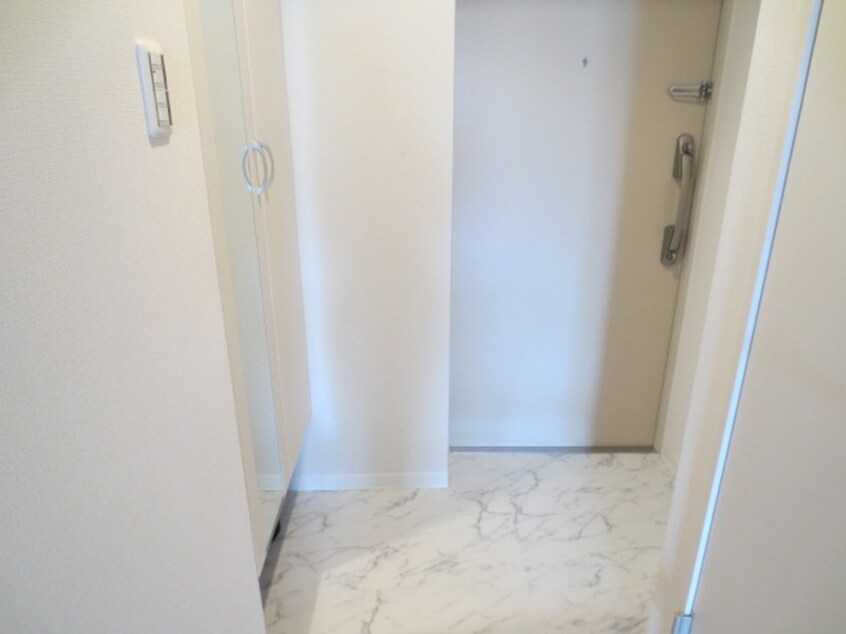 玄関 メゾンドソレイユ・シノハラ