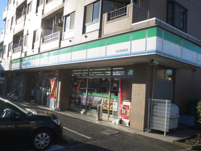 ファミリーマート(コンビニ)まで180m Y&Y大和