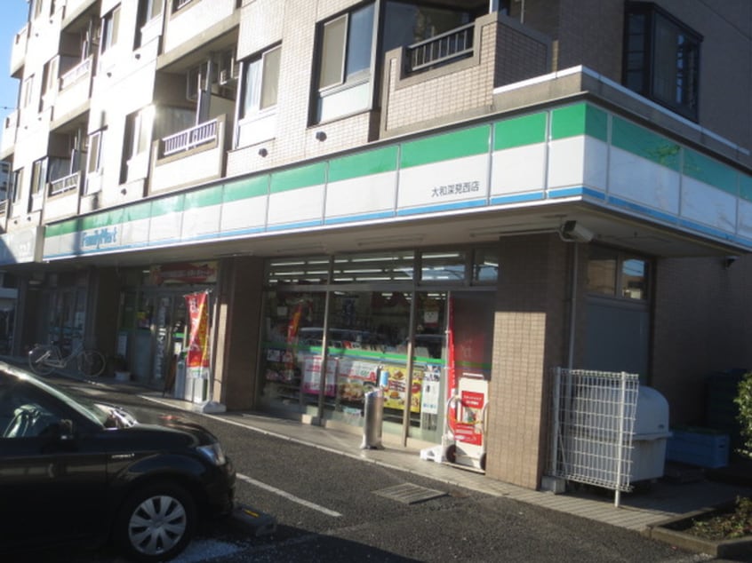 ファミリーマート(コンビニ)まで180m Y&Y大和