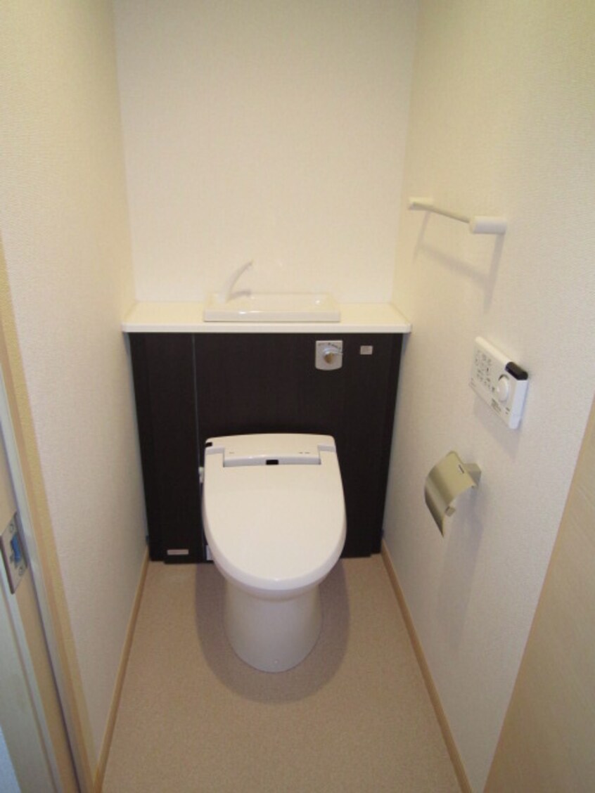 トイレ ファミリアレア－レ