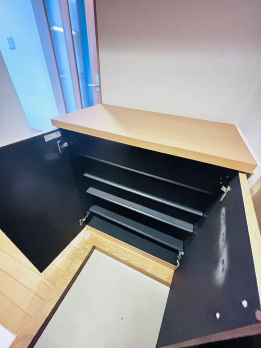 靴箱 シェ・レザンジュ